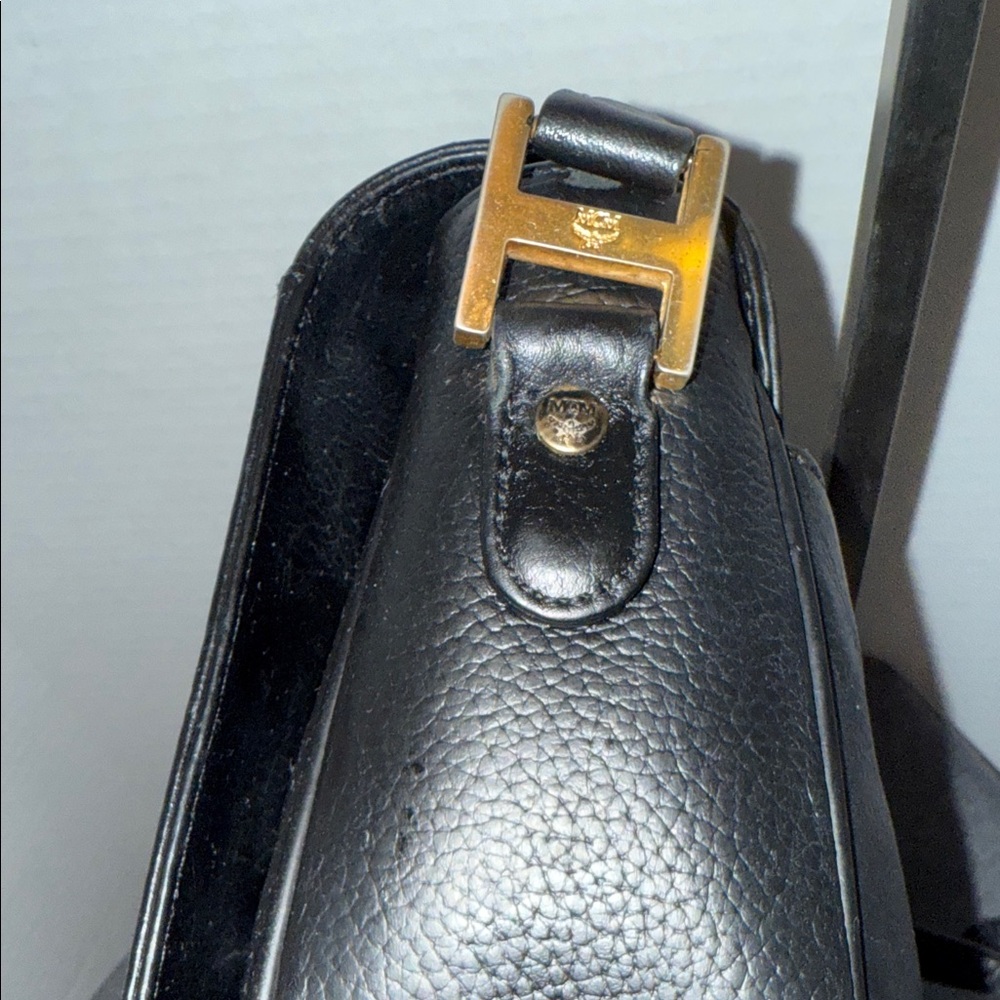 MCM Vintage Black Leather Crossbody Shoulder Bag - Picture 9 of 15